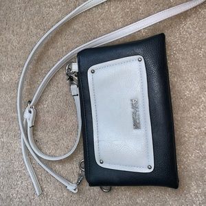 Kenneth Cole Reaction Crossbody Bag 🖤
